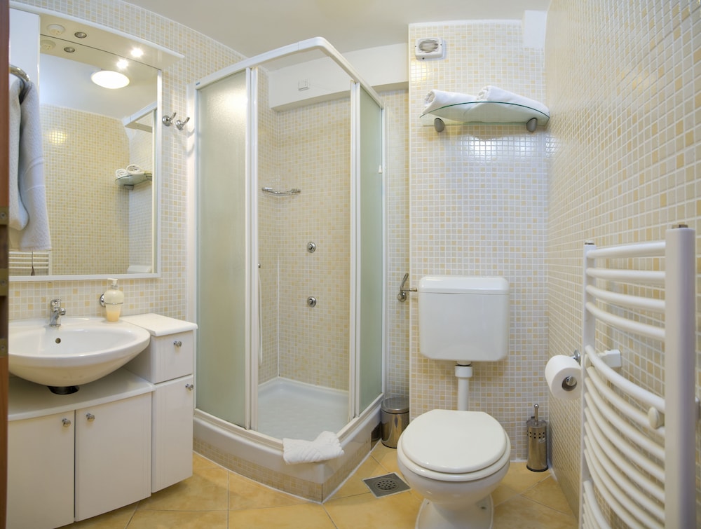 Pharia Aparthotel 61/61