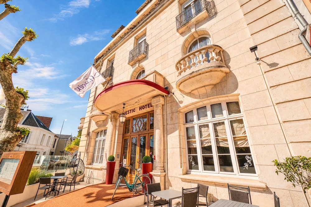 Logis Hotel Le Majestic 40/48