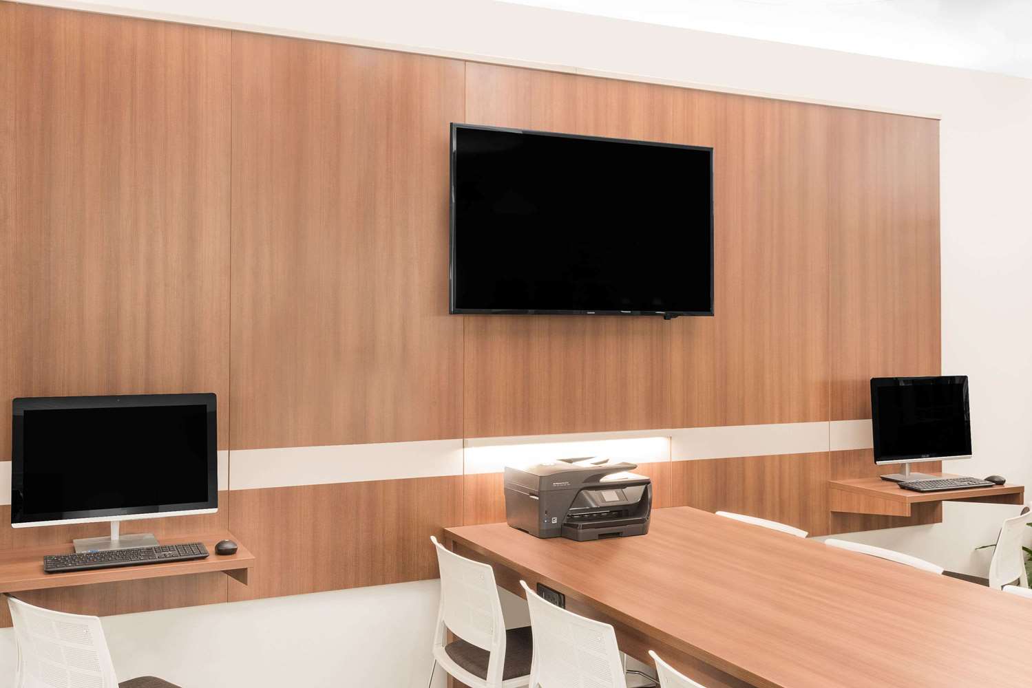 Microtel Inn And Suites By Wyndham Binghamton 28/34