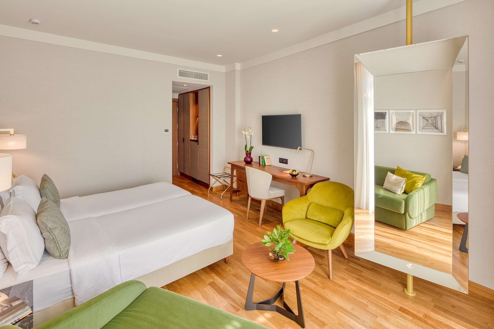PREMIUM, TRIPLE, SEA VIEW