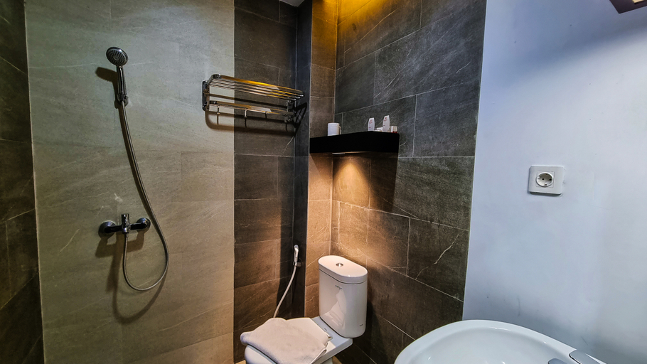 غرفة غراند ديلوكس بسريرين منفصلين، Hotel Rasamala 3/4