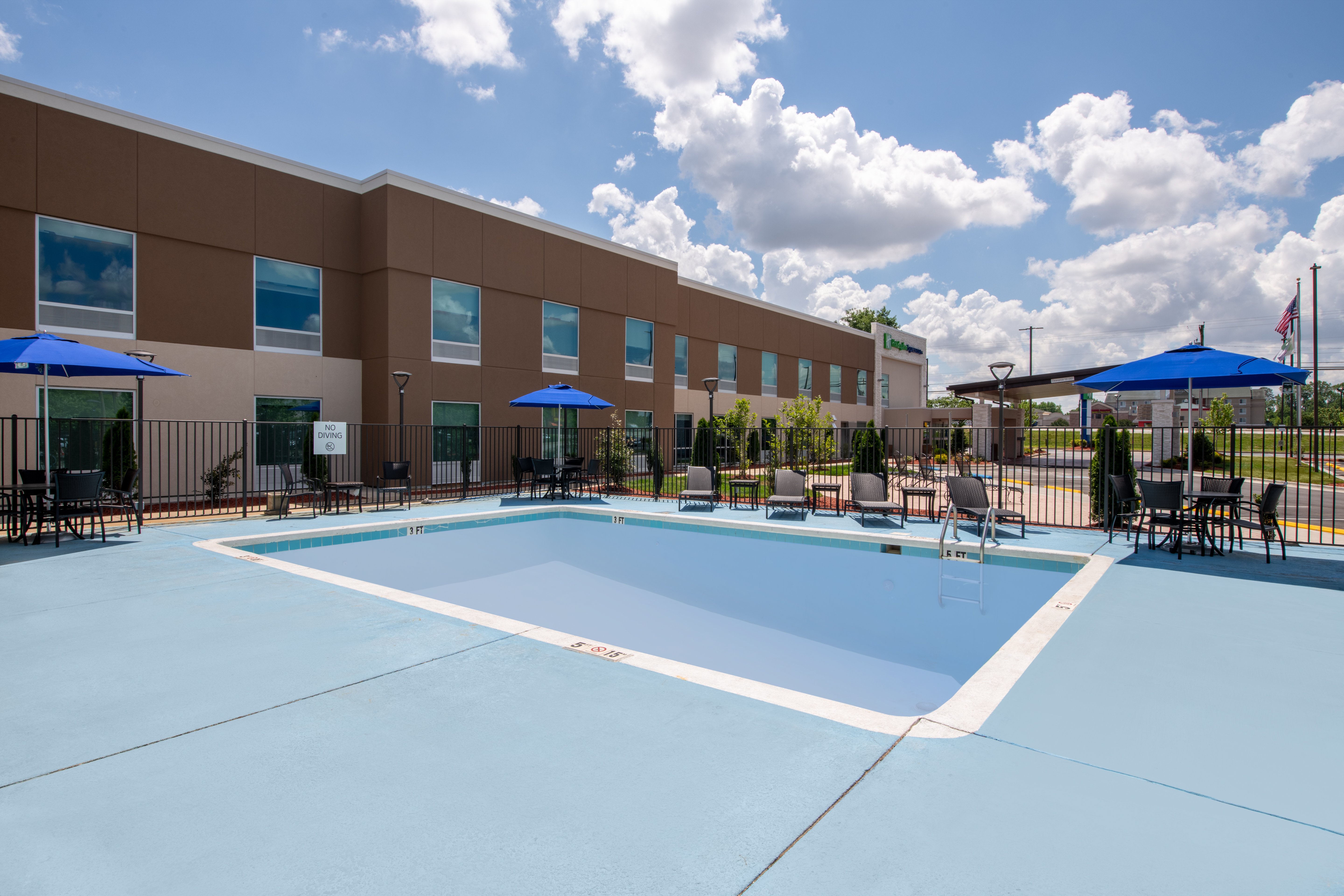 Holiday Inn Express Hotel Suites Wilson I 95 19/27