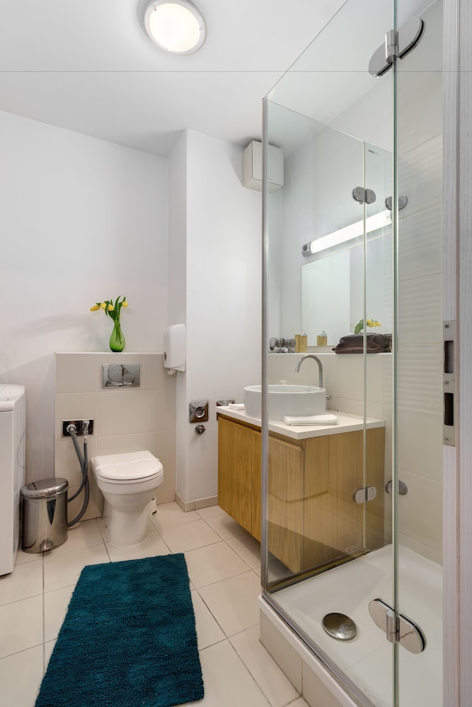 Quality Point Apartment 44/44