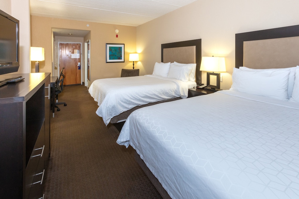 Holiday Inn Express Suites Jacksonville Airport 12/63
