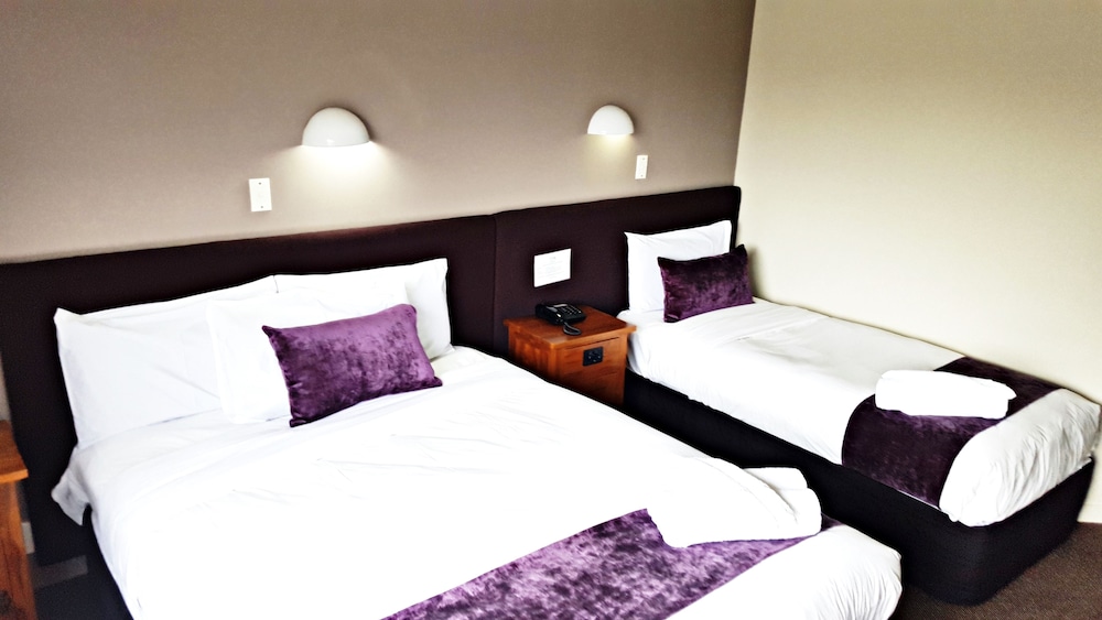 Auckland Airport Kiwi Hotel 42/62