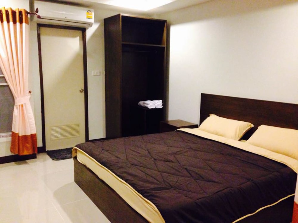 Room Riverside 5/13