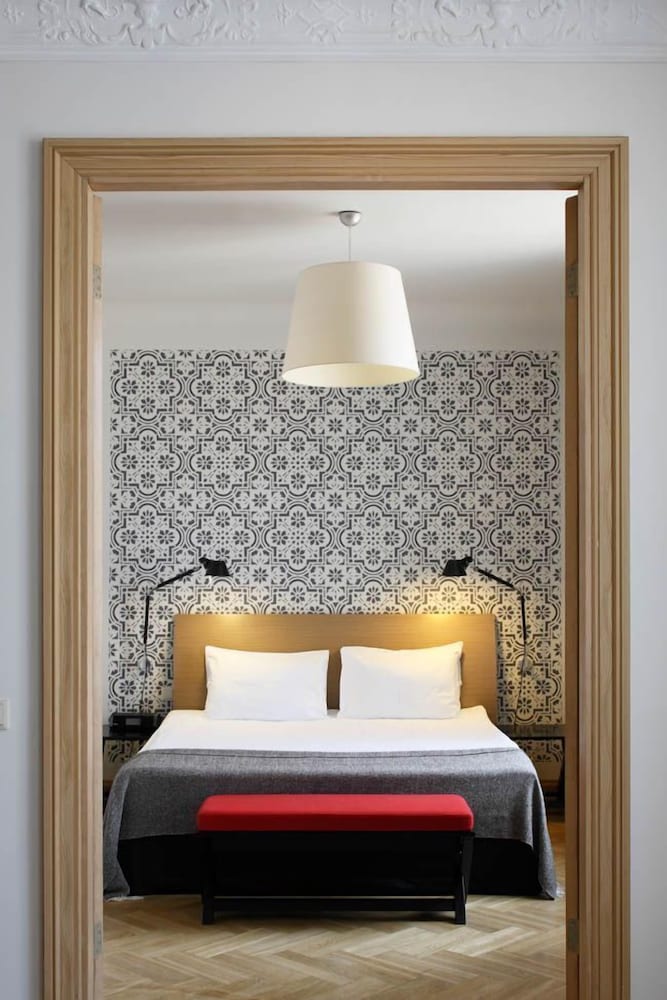 Neiburgs Hotel 16/84