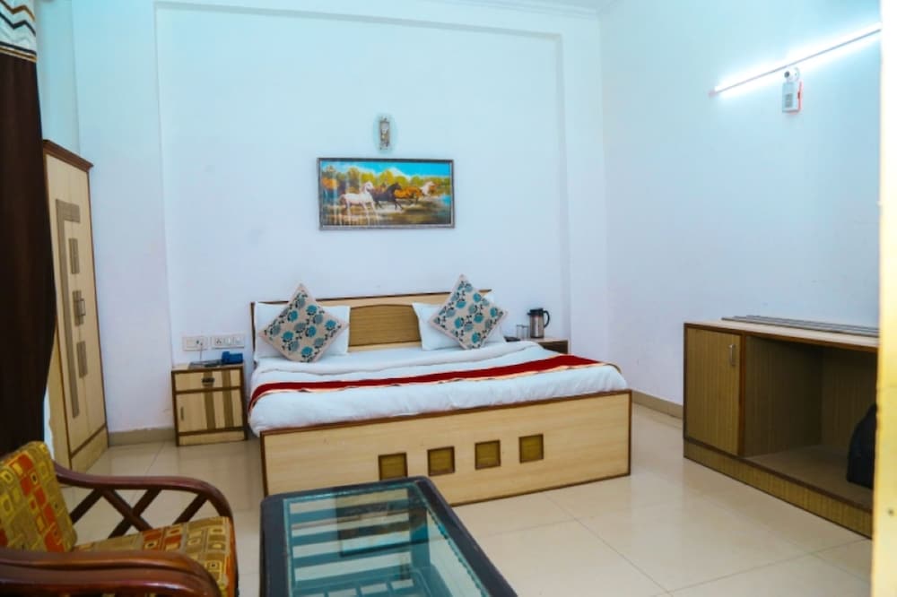 HOTEL RIYA PALACE 35/50