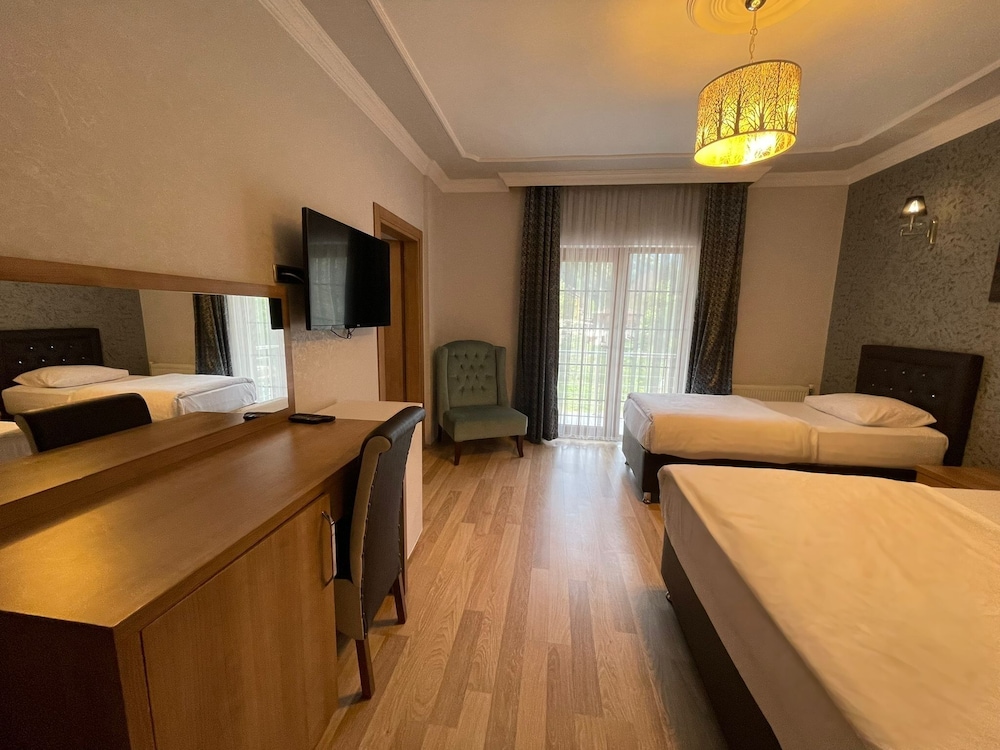 Akpinar Hotel 31/43