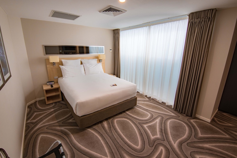 Novotel Wollongong Northbeach 17/69