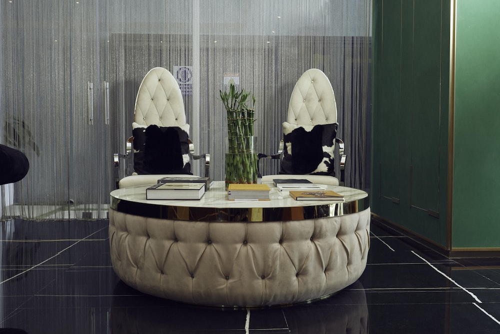Number One Oxford Street Hotel & Suites 48/51