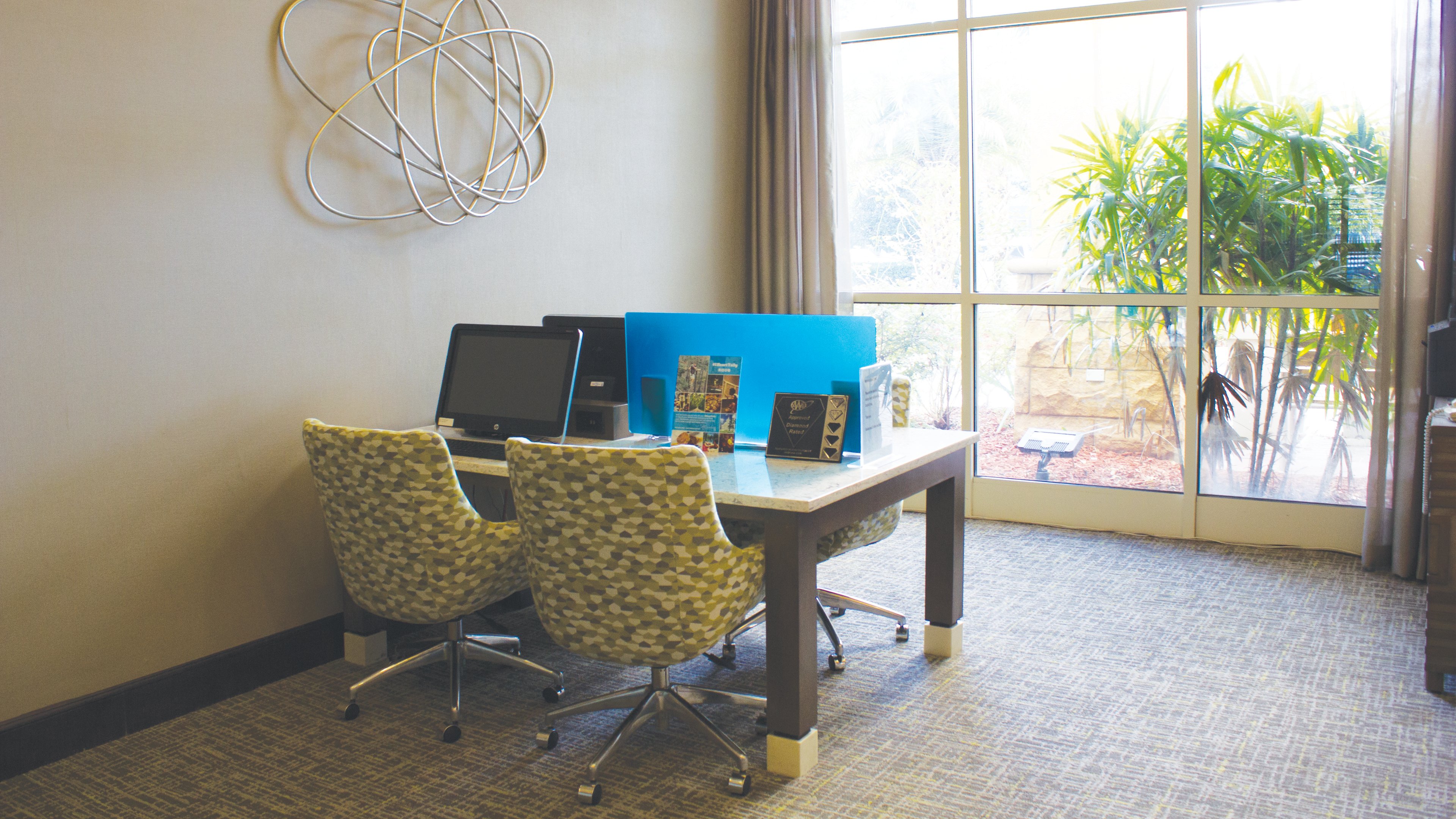 Holiday Inn Hotel Suites Tallahassee Conference Center N 55/62
