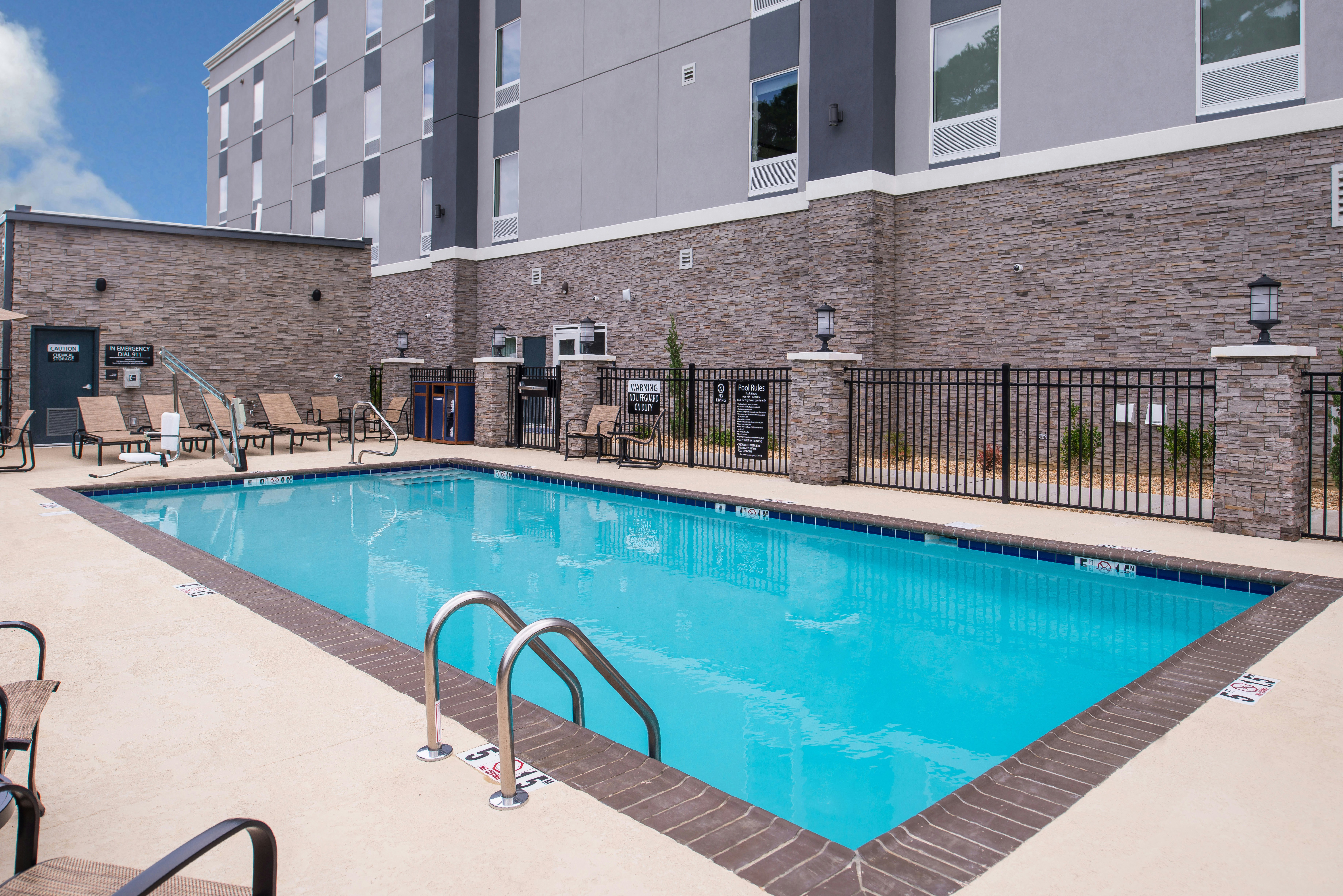 Hampton Inn Benson Nc 8/66