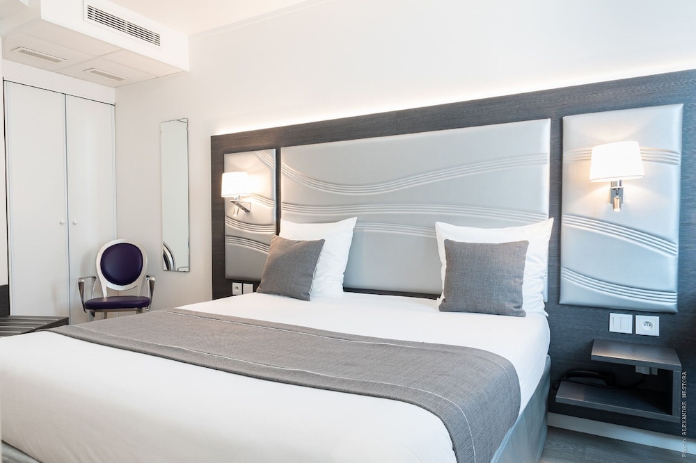 Hotel Versailles Chantiers 29/78