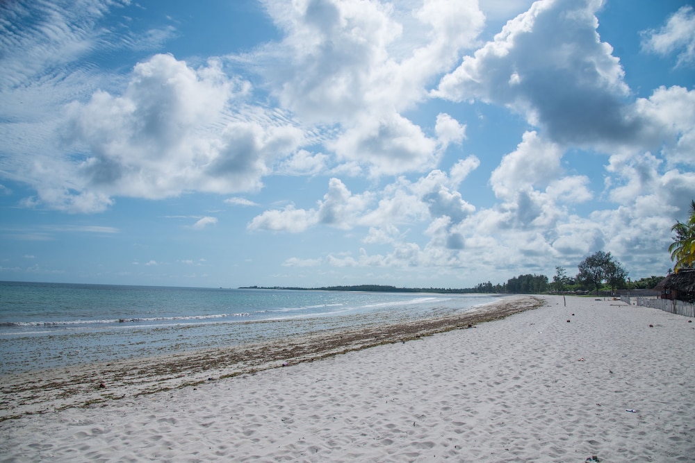 Sunrise Beach Resort 46/50