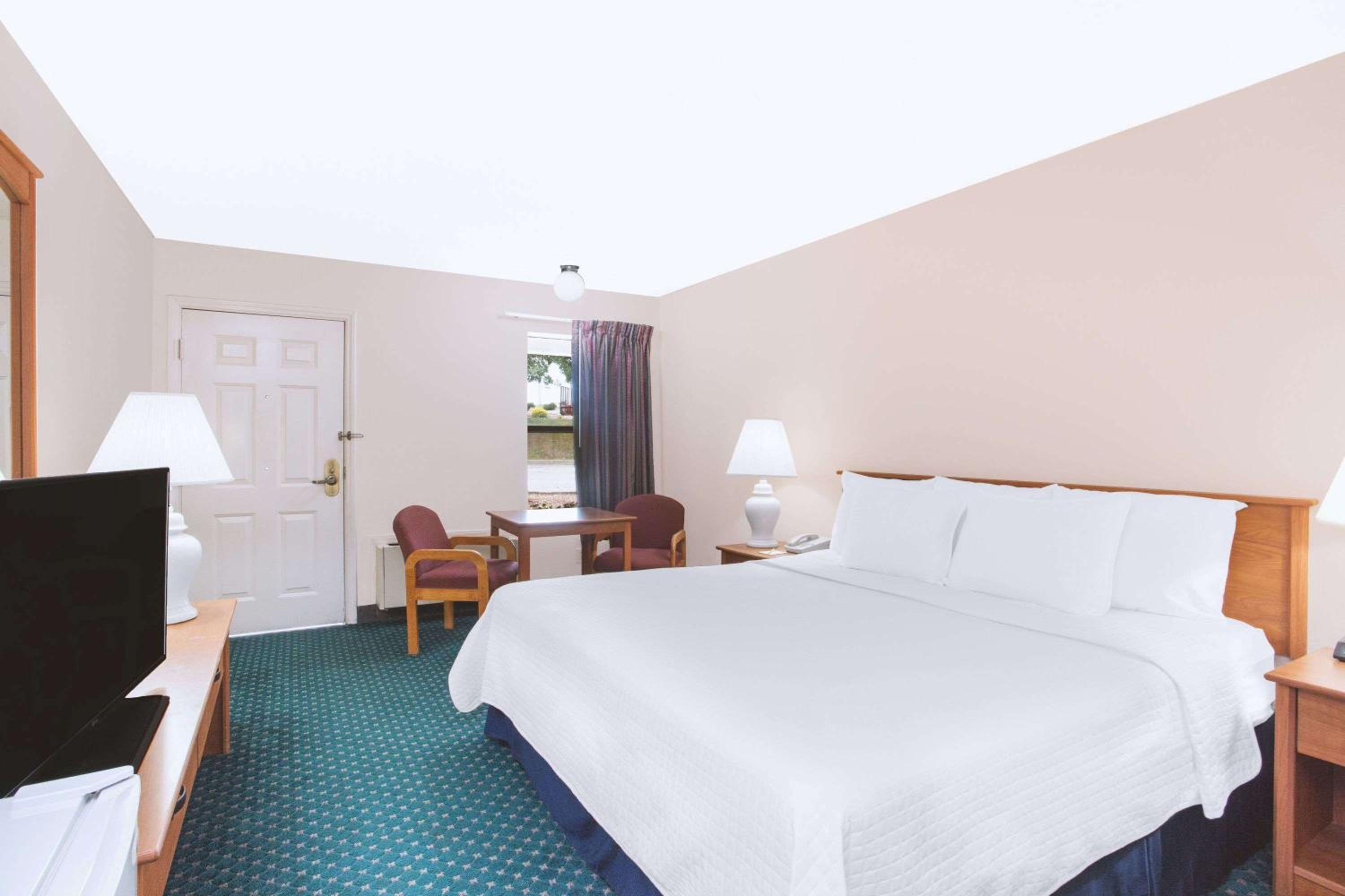 Days Inn by Wyndham Wytheville 12/22