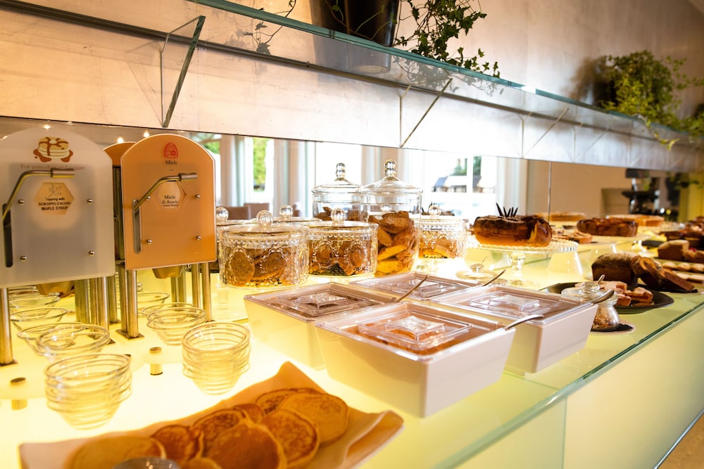 Hotel Carducci 76 65/75