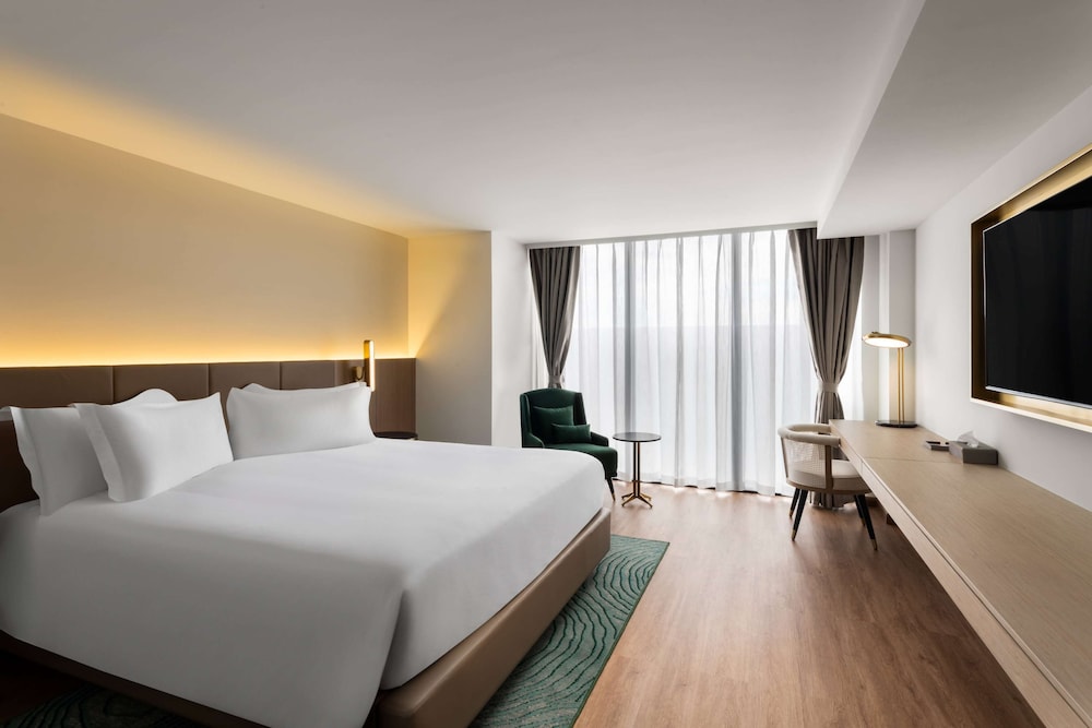ROOM, KING BED