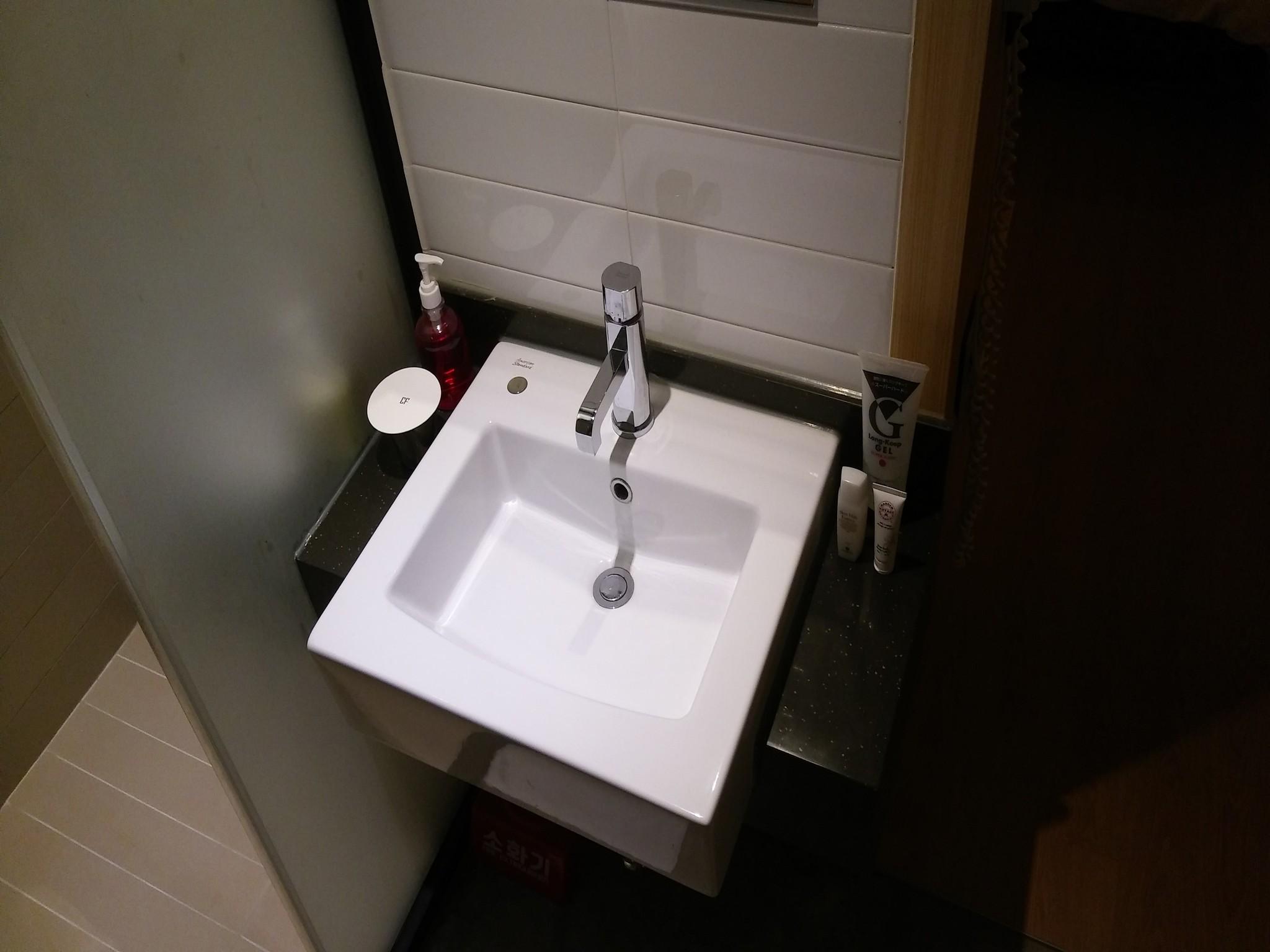 Cf Hotel 44/46