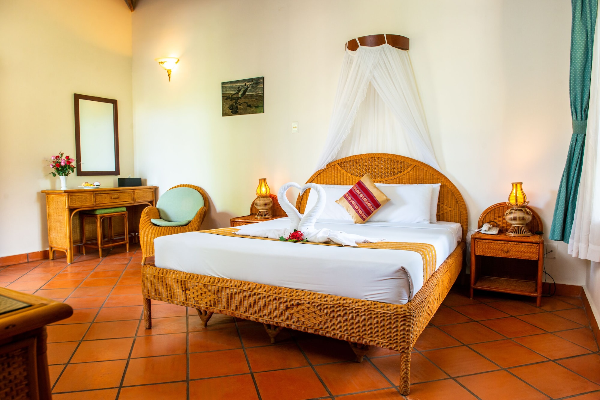 BUNGALOW, QUEEN BED, GARDEN VIEW