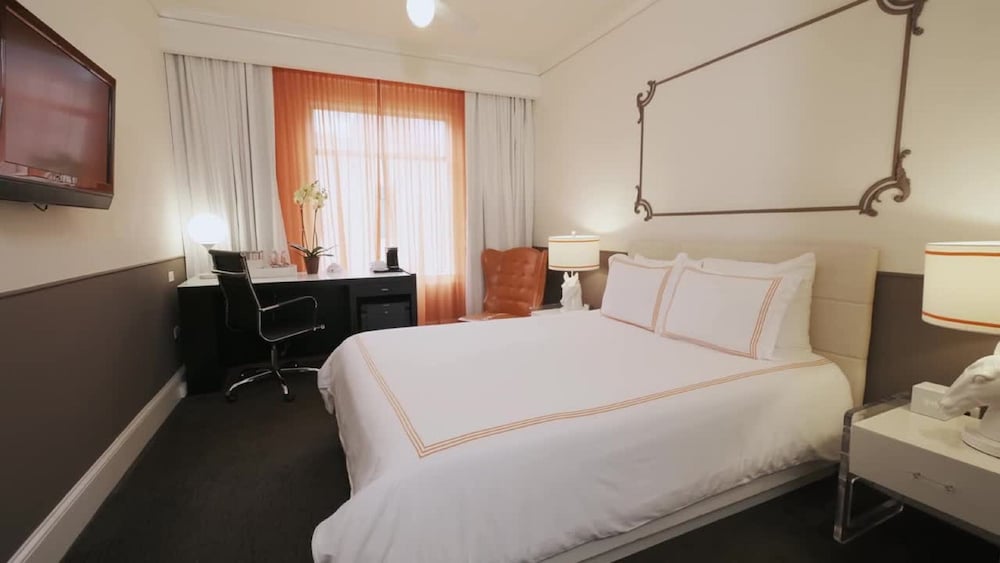 HOTEL JULIAN 25/50