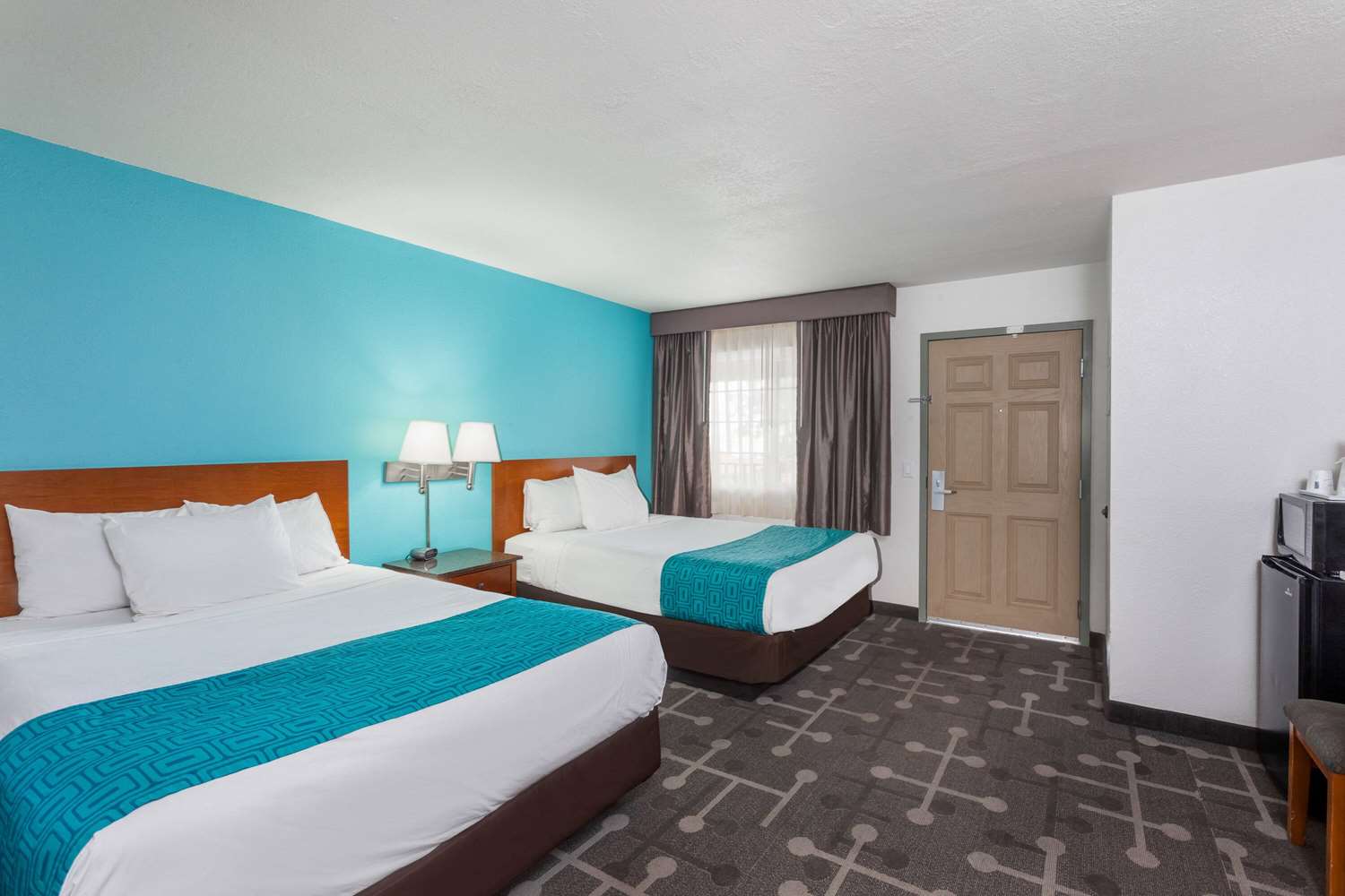 Howard Johnson by Wyndham National City/San Diego South 6/12