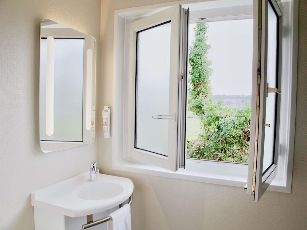Ibis Quimper 69/70