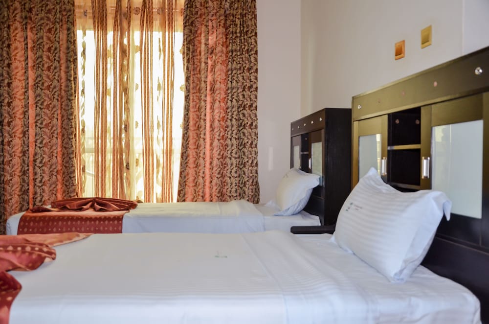 Emperor Hotels 13/39