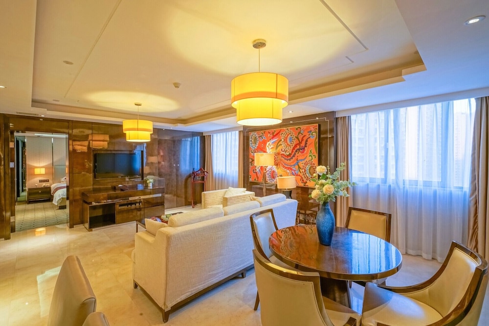Rsun Hotel 34/50