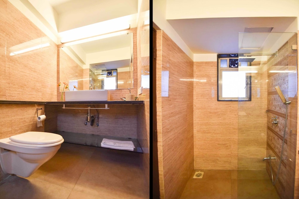 LANDMARK SUITES 46/47