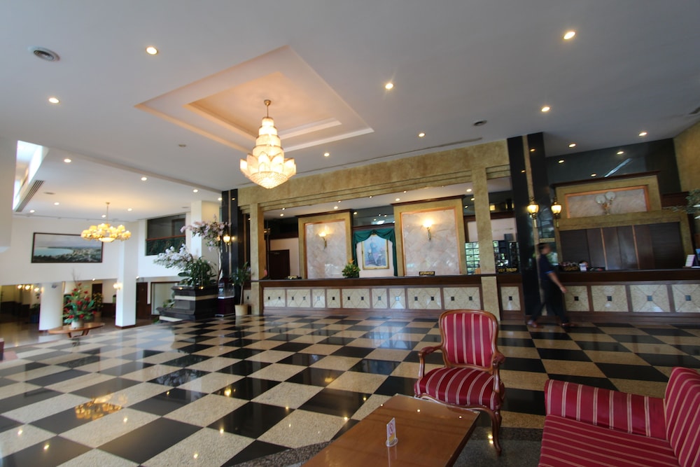 Camelot Hotel Pattaya 11/50