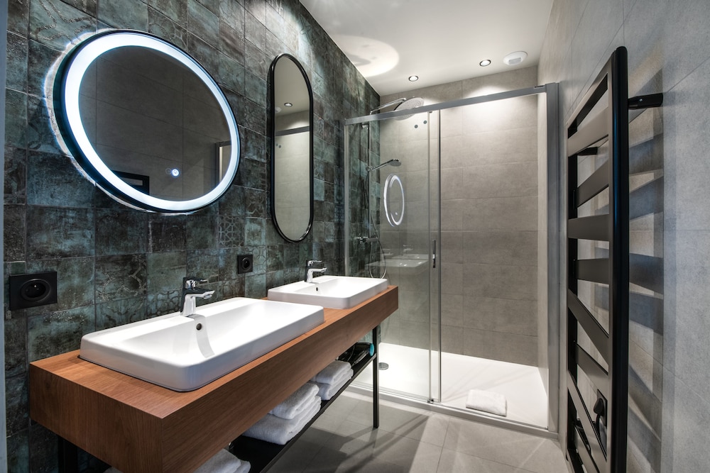 HOTEL ARCALOD - GRAND PARC 38/39