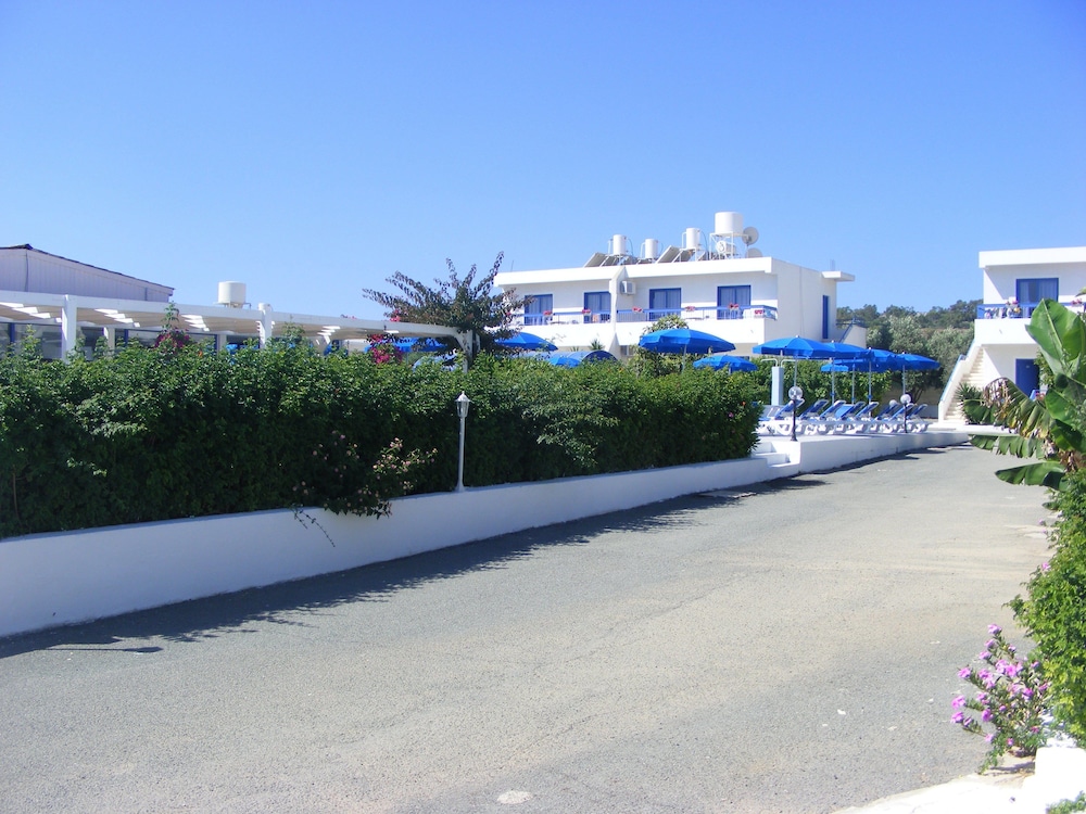 Flokkas Hotel Apartments 42/50