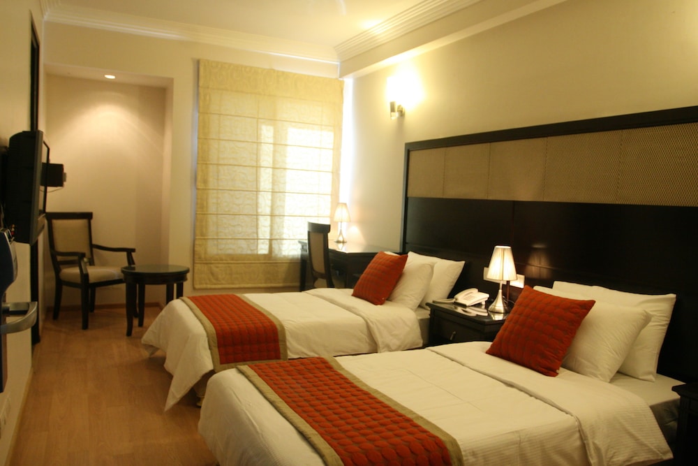 EXECUTIVE, DOUBLE OR TWIN BED