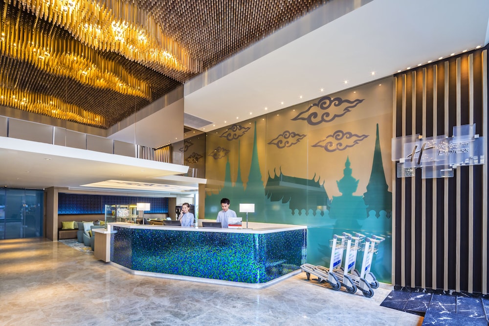 Holiday Inn Express Bangkok Sukhumvit 11 10/67
