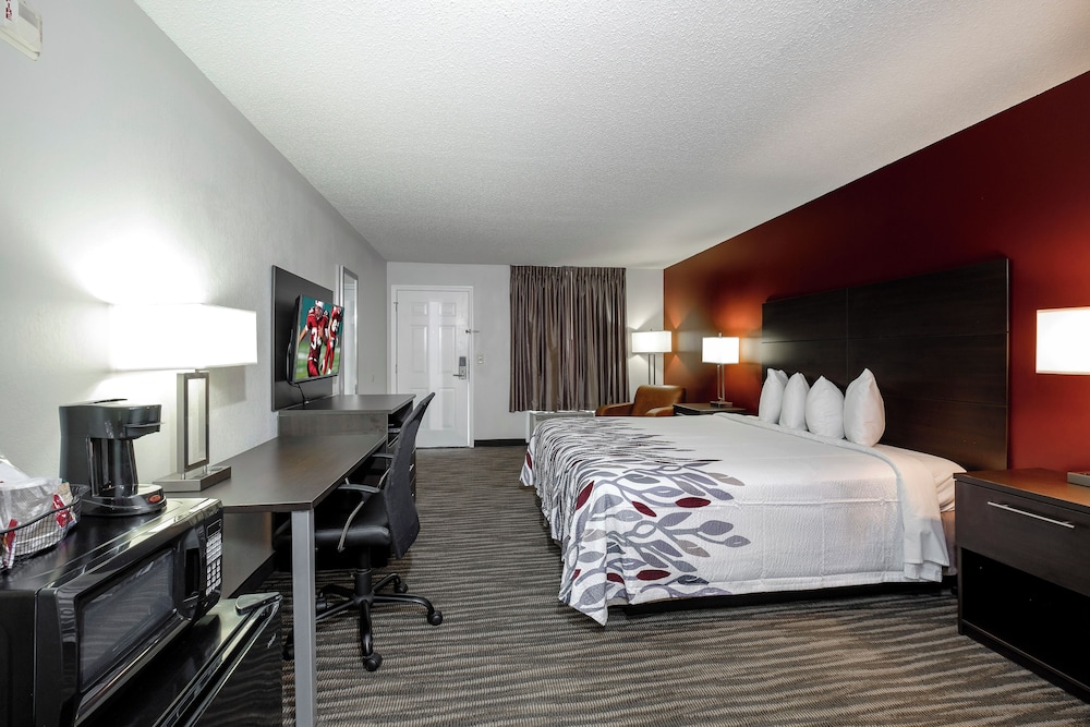 Red Roof Inn Defuniak Springs 18/45