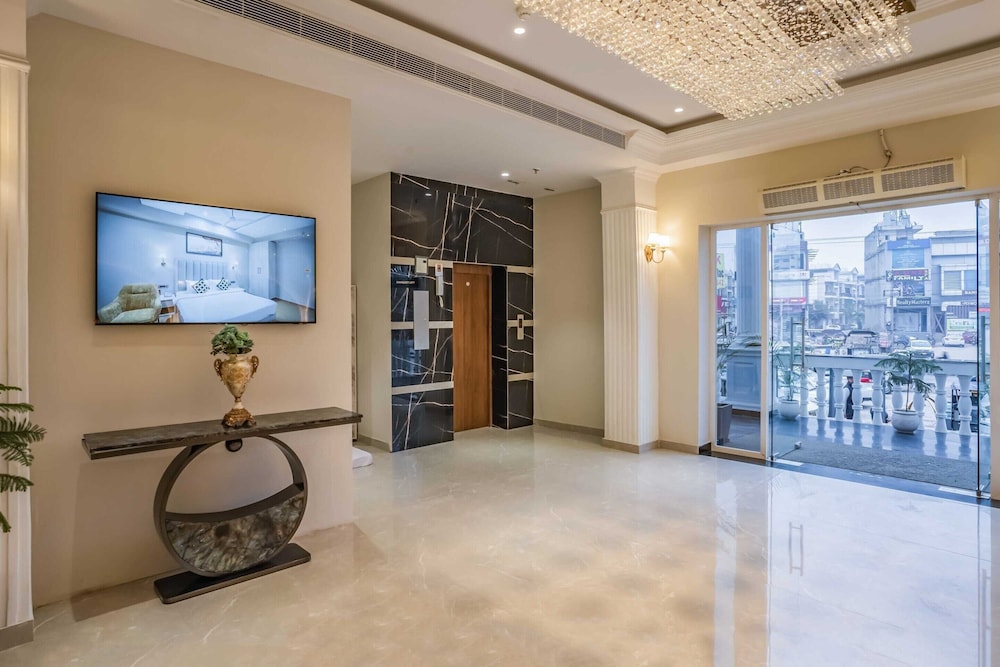 Clubhouse Hotel Chandigarh Mohali 9/47