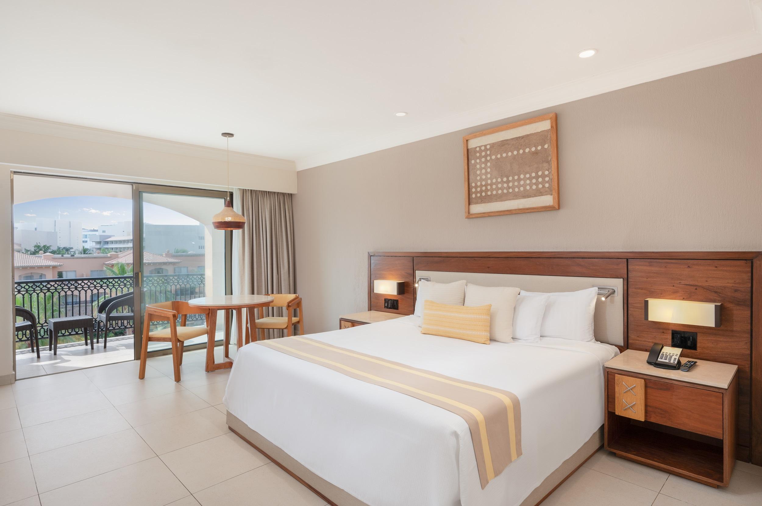 Deluxe, Partial Ocean View, Balcony or Terrace