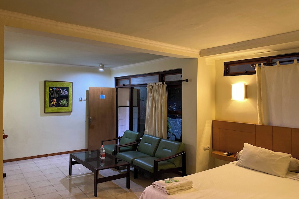Hotel Lestari Near Lippo Plaza Mall Jember 20/36