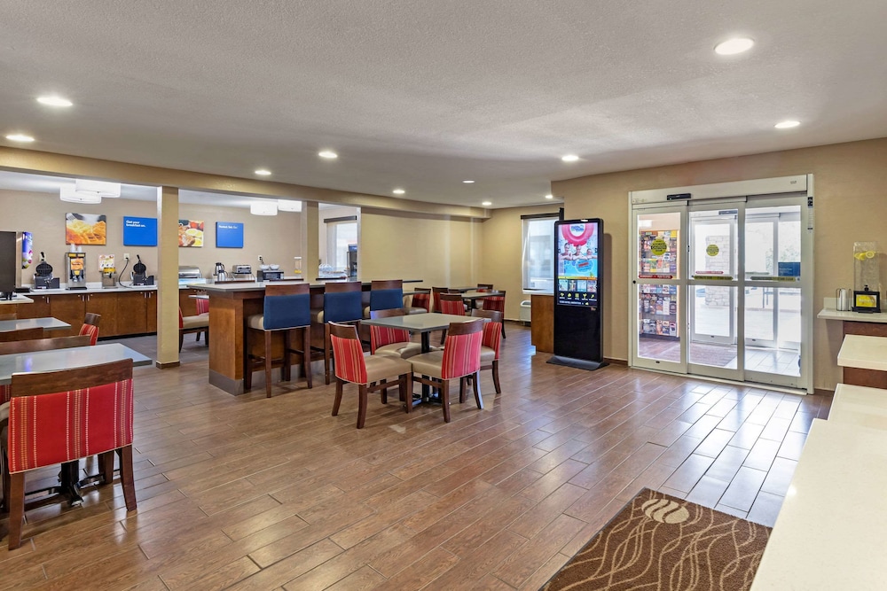 Comfort Inn N Myrtle Beach Barefoot Landing 25/36