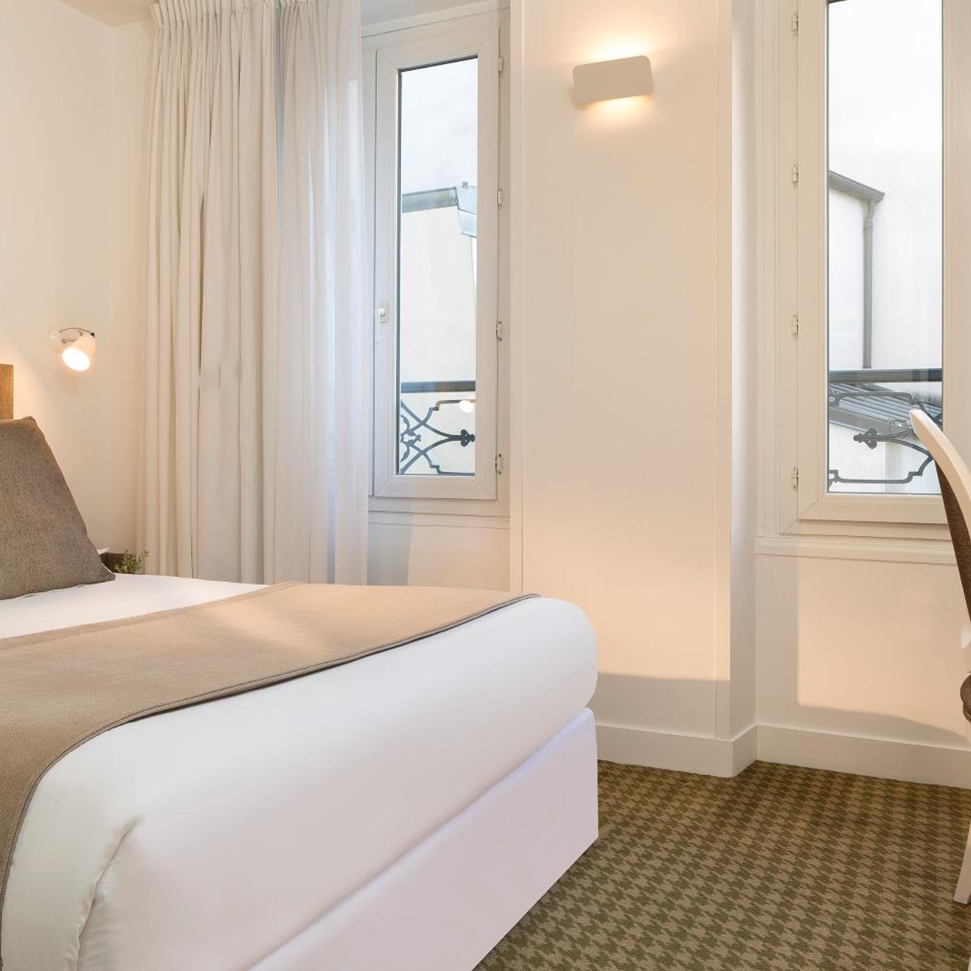Adjoining, Double Bed، Hotel Mistral 3/7