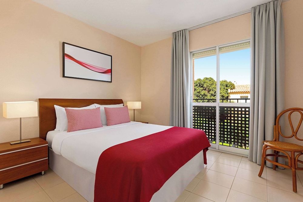 Ramada Hotel and Suites By Wyndham Costa Del Sol 27/75