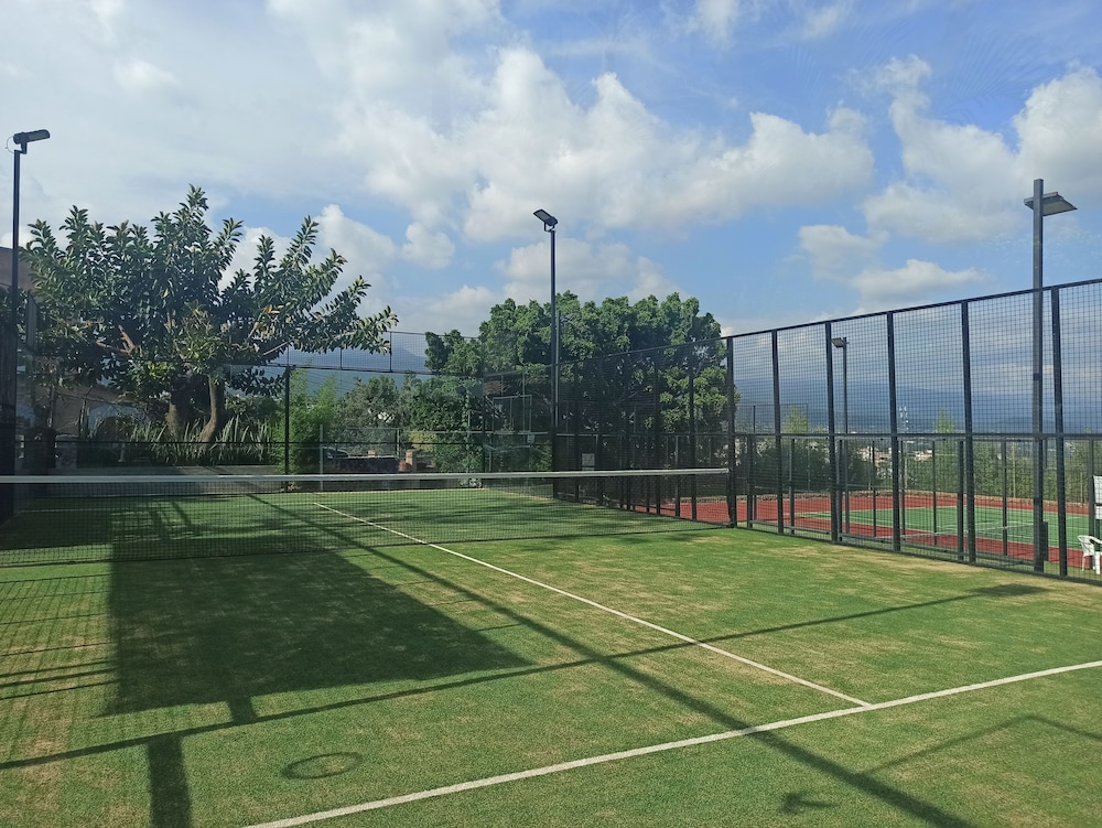 Villa Internacional De Tenis 27/50