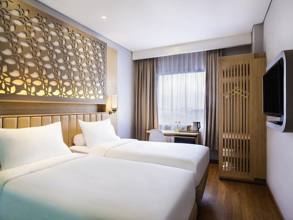 IBIS STYLES CIKARANG 13/35