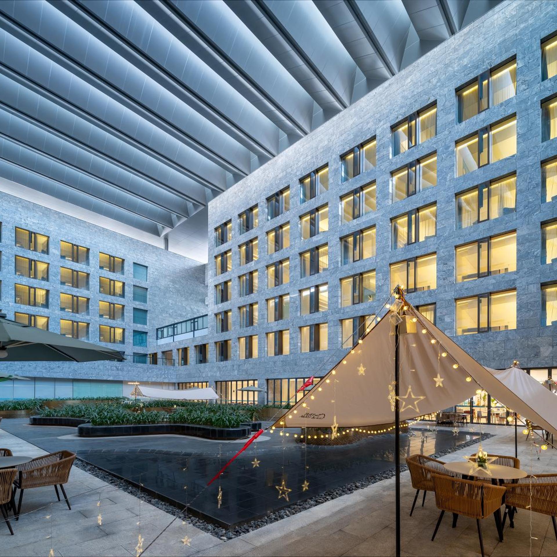 Sanya Phoenix Airport Hotel 6/86