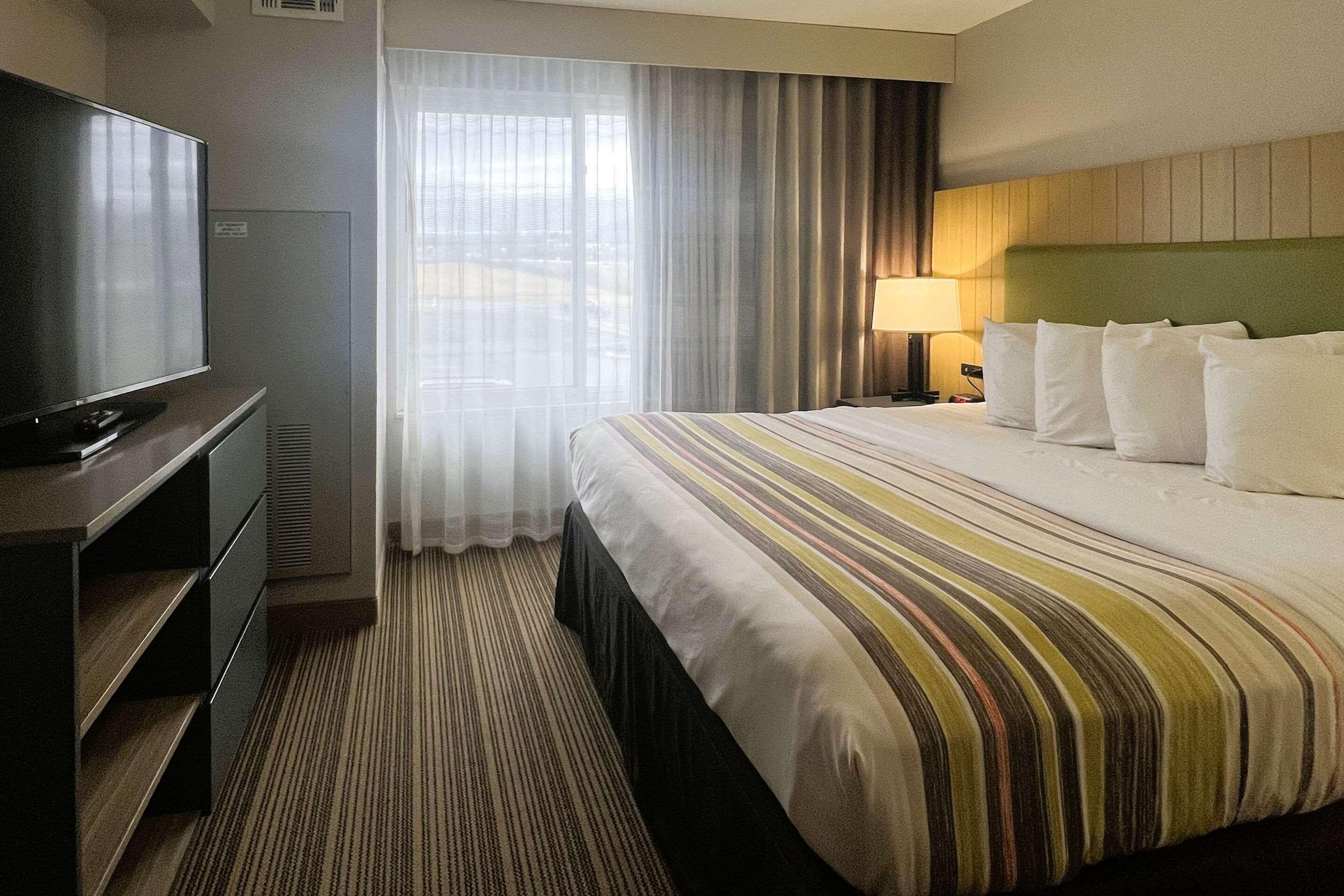 Upgrade, Suite, King Bed
