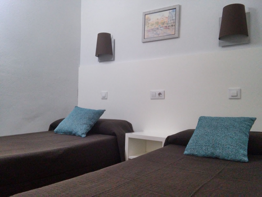 Hostal Lesseps 38/60
