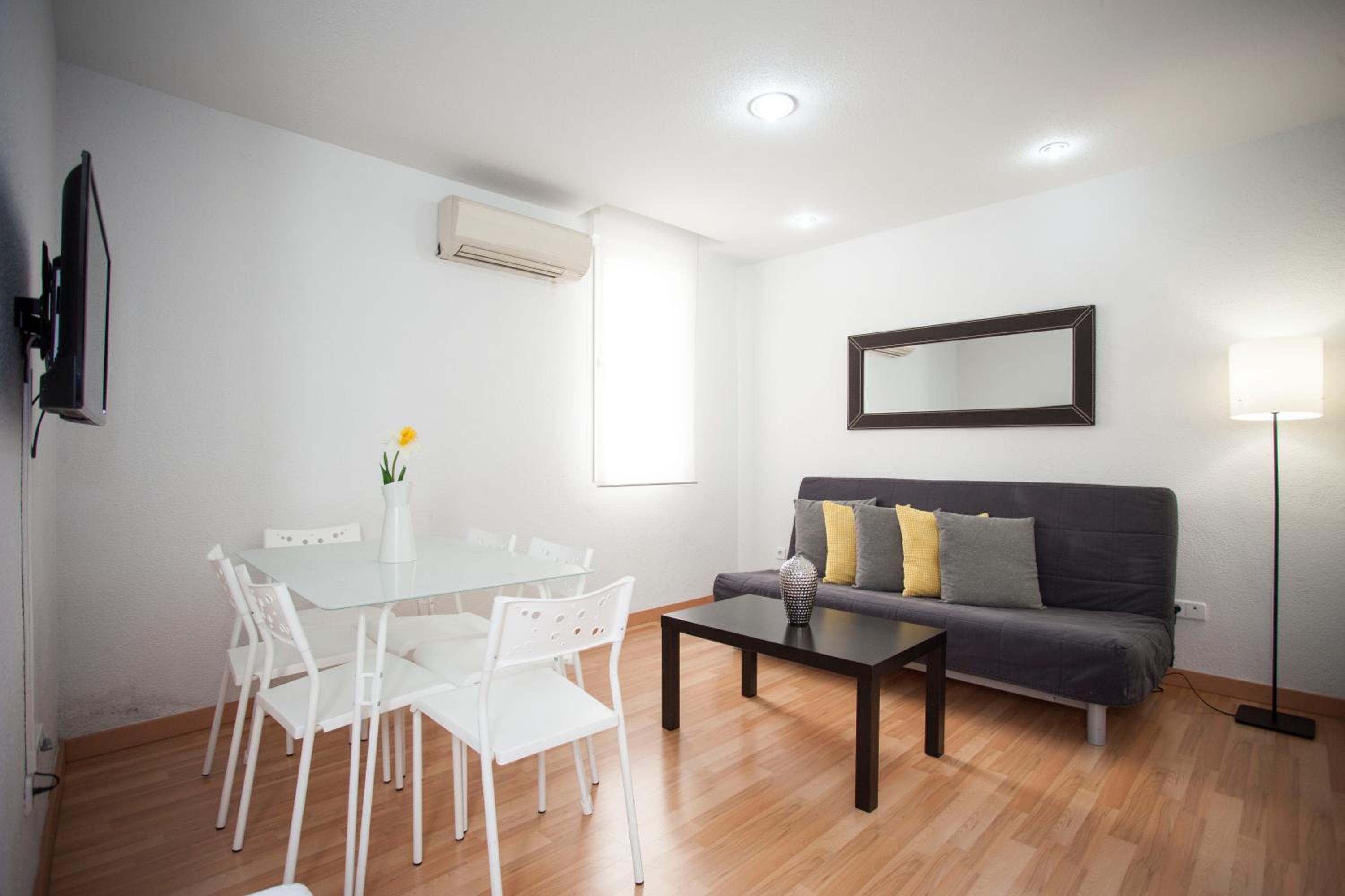 Apartamentos Fuencarral 50 82/100