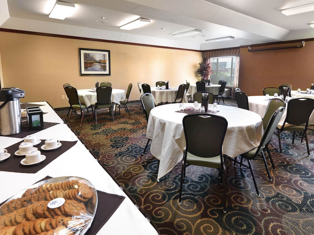 Crystal Inn Hotel & Suites Salt Lake City 48/65