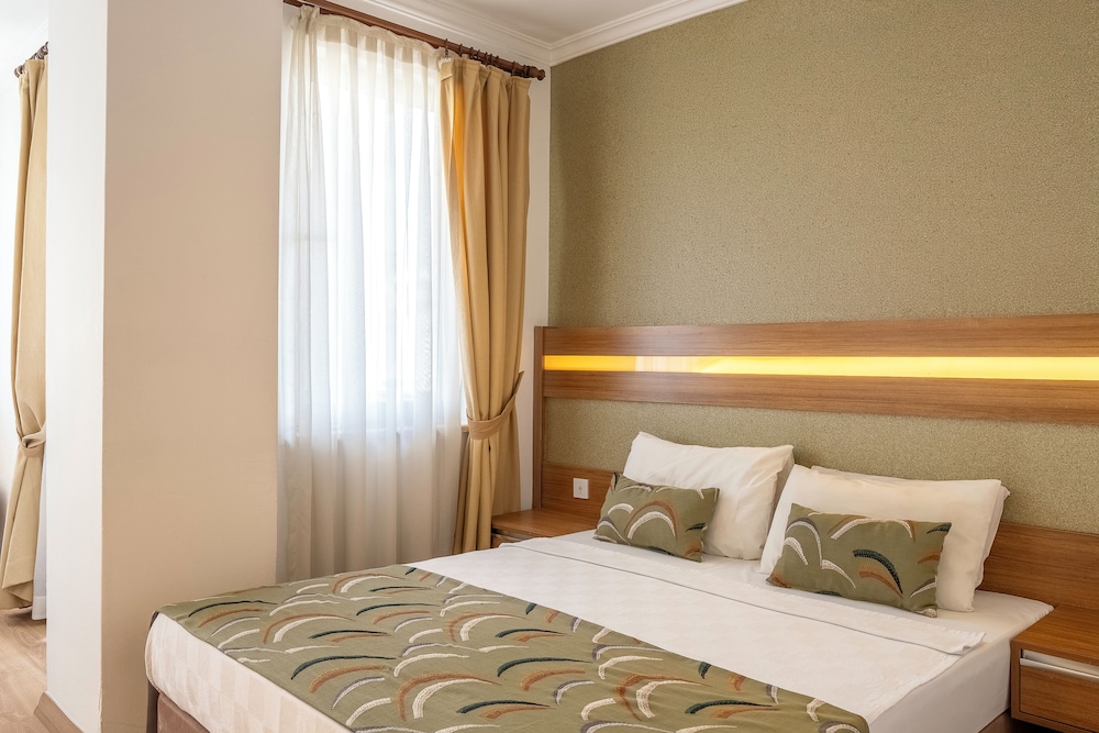 غرفة قياسية ثلاثية ركنية، Hotel Santamarina 4/7